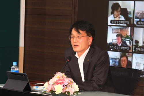 손병환 농협금융그룹 회장은 이사회 내 ESG 관련 위원회인 ‘사회가치 및 녹색금융위원회’와 손 회장이 주관하는 ‘ESG 전략협의회’를 신설해 ESG 전략 컨트롤타워를 구축하기로 했다. 사진=농협금융그룹