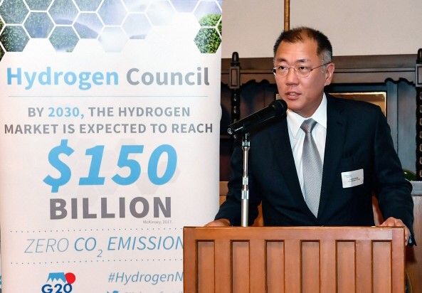정의선 현대차그룹 회장은 지난 2019년 일본 나가노縣(현) 가루이자와에서 열린 G20 에너지환경장관회의에 수소위원회 공동 회장 자격으로 참석해 “지속가능한 지구를 위해선 멋진 말과 연구가 아닌 즉각적인 행동이 필요하다”며 “수소경제가 미래 성공적 에너지 전환에 있어서 가장 확실한 솔루션”이라고 강조했다. 사진=현대차그룹