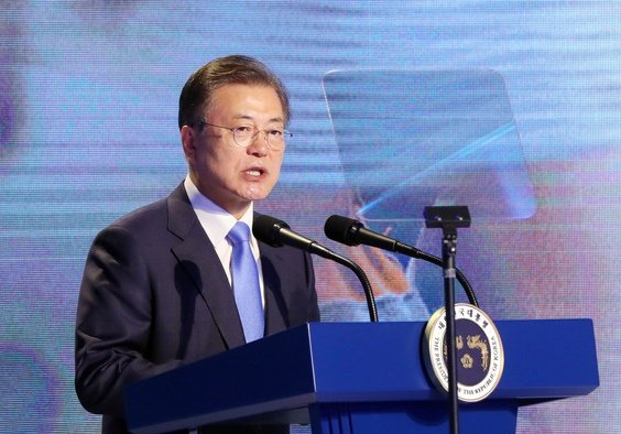 문재인 대통령이 3월31일 열린 ‘상공의 날’ 기념식에서 “정부는 올해를 ESG 경영 확산의 원년으로 삼아 공시제도를 개선하고, ESG 표준 마련과 인센티브 제공도 추진하겠다"고 말했다. 사진=청와대