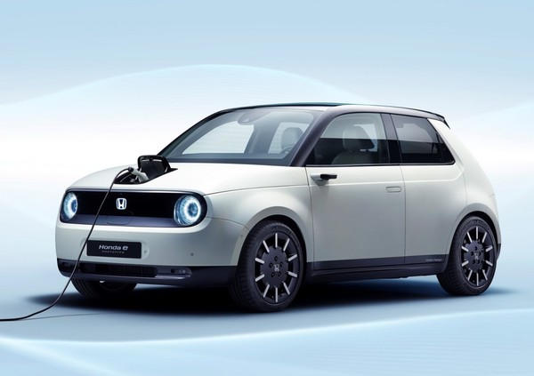 혼다 자동차는 내년부터 유럽에서 전기자동차만 판매할 것이라고 밝혔다. 사진 =혼다 e 콘셉트