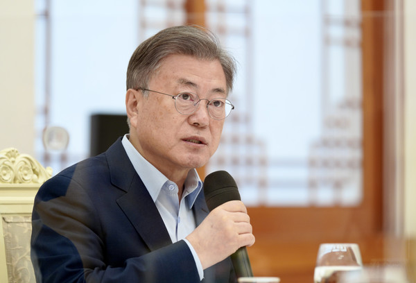 문재인 대통령이 7일 오후 청와대 본관에서 열린 한국판 뉴딜 격려 오찬 간담회에서 발언을 하고 있다.