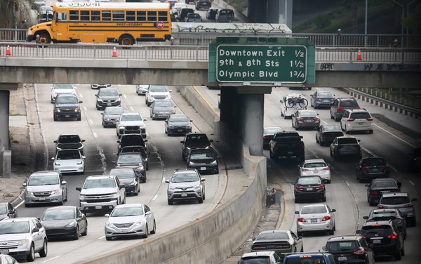 미국 캘리포니아주 로스엔젤레스시 고속도로의 자동차 행렬. AFP=연합