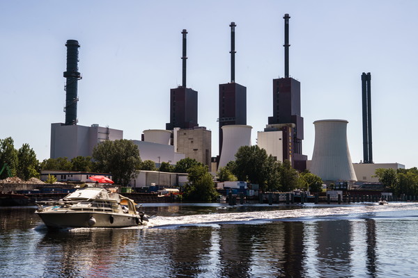 독일 베를린의 열병합발전소. 러시아가 독일에 대한 천연가스 수출을 60% 축소하자 독일 정부는 비상 계획