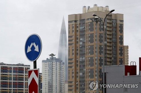 31일(현지시간) 러시아 상트페테르부르크에 있는 국영 가스회사 가스프롬의 본사 사옥을 촬영한 사진. EPA=연합