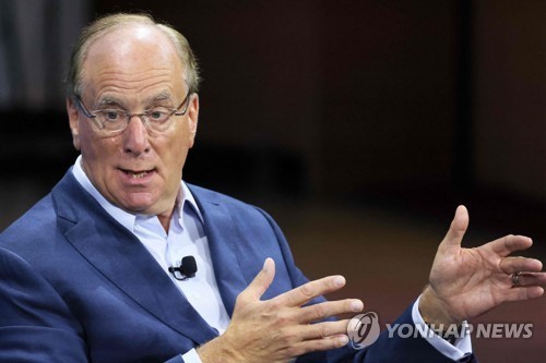 2022년 11월 30일 뉴욕의 한 행사에 참석한 래리 핑크 블랙록 CEO. AFP=연합
