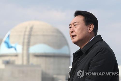 2021년 경북 울진군 신한울 3·4호기 건설중단 현장을 방문한 윤석열 당시 대선 후보. 사진=연합뉴스