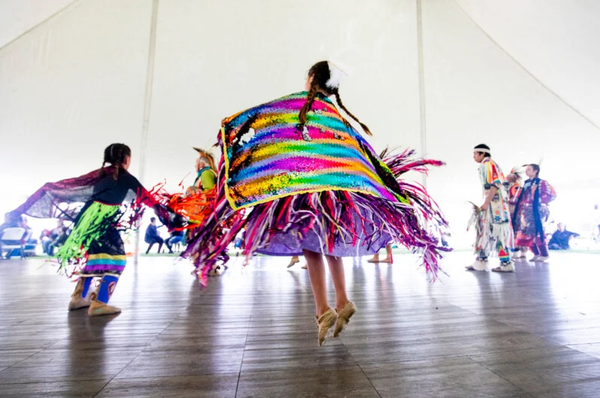 소수부족의 습속을 담은 테일리르 어바인의 사진 작품. 사진=해당 작가