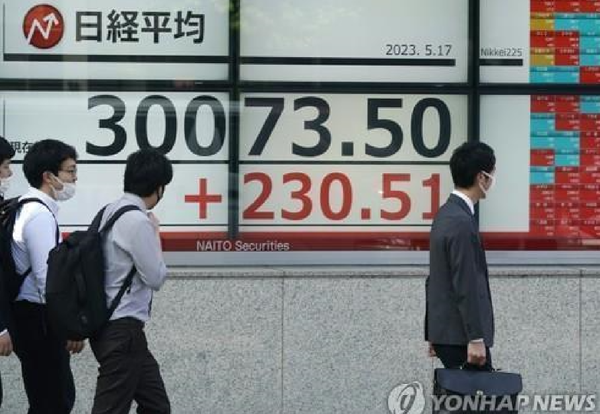 일본 도쿄증시의 닛케이지수가 올해 20% 이상 급등했다. EPA=연합뉴스