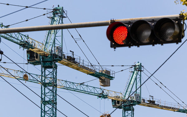 서울 아파트 재건축 현장의 타워크레인 모습. 사진=연합뉴스