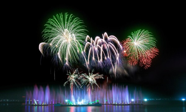 목포의 해상 W쇼 모습. 사진=연합뉴스