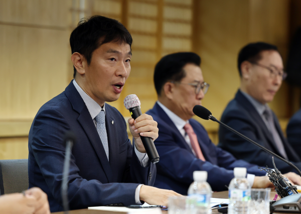 이복현 금융감독원장이 6일 회계법인 CEO 간담회에서 발언하고 있다. 사진=연합뉴스