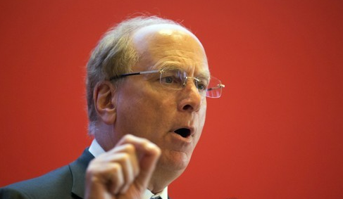 2018년 3월 24일 중국 베이징에서 열린 중국 개발 포럼 하루 전 경제 서밋에서 연설하고 있는 래리 핑크 블랙록 CEO 모습. AP=연합