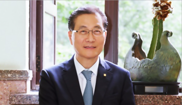 박영국 신흥연송학술재단 이사장.