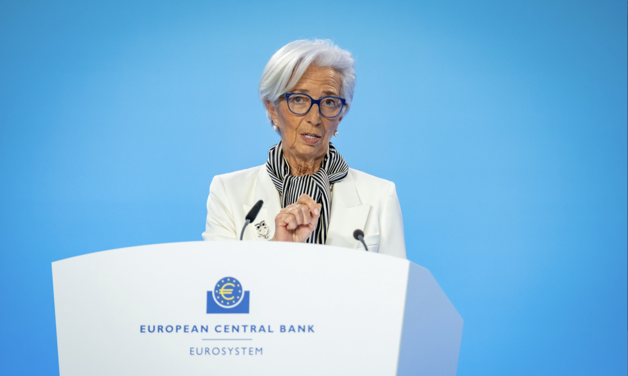 크리스틴 라가르드(Christine Lagarde) ECB 총재가 지난 25일 프랑크푸르트에서 열린 ECB 이사회 기자회견에서 기자들의 질문에 답하고 있는 모습. 사진=ECB 공식홈페이지