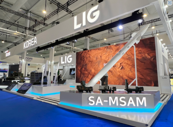  중동 지역 종합방산전시회 'WDS 2024'에 참가한 LIG넥스원의 홍보전시관 전경.   