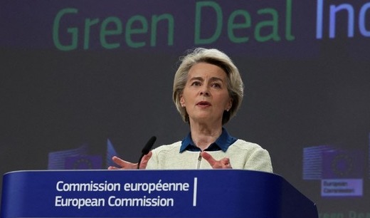 지난해 2월 벨기에 브뤼셀에서 EU 그린딜 산업계획을 발표하고 있는 우르줄라 폰 데어 라이언 EU집행위원장(사진=연합뉴스)