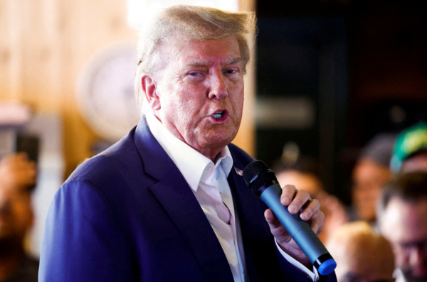 도널드 트럼프 전 미국 대통령이 아이오아주의 한 행사에 참석해 연설하고 있다. AFP=연합뉴스