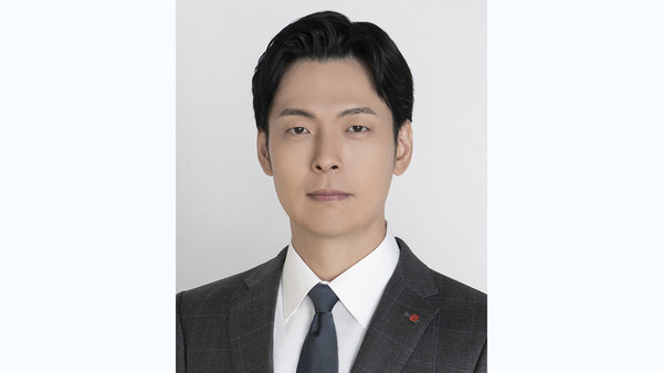 신동빈 롯데 회장의 장남 신유열 전무. 사진=롯데그룹