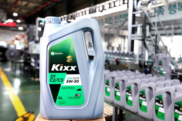 GS칼텍스가 신규 개발한 6L용 윤활유 용기. 사진=GS칼텍스