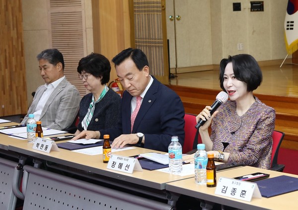 인삿말하는 장혜선 롯데장학재단 이사장. 사진=롯데재단