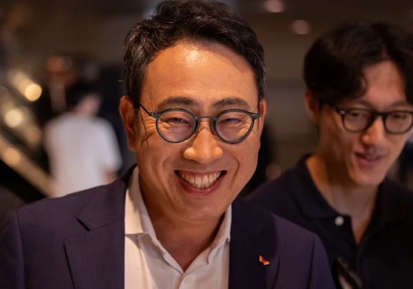 유영상 SK텔레콤 사장이 19일 오전 서울 광진구 그랜드워커힐에서 열리는 SK그룹 이천포럼에 참석하고 있다. 사진=연합뉴스