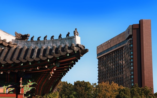 덕수궁에서 바라보는 더 플라자 전경  사진=한화호텔앤드리조트