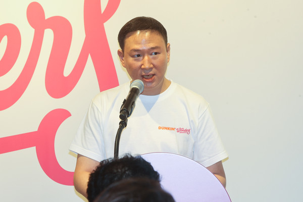 허희수 SPC그룹 부사장이 10일 오후 서울 강남구 청담동 던킨 원더스 청담에서 열린 던킨 원더스 청담 그랜드오픈 미디어데이에서 인사말을 하고 있다. 사진=연합뉴스