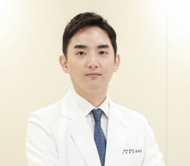무드온성형외과 윤태경 원장
