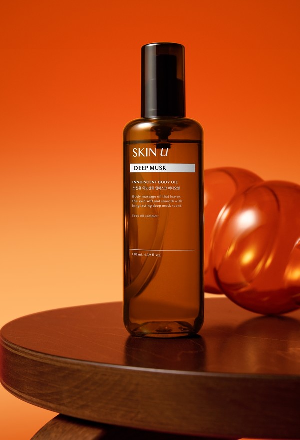 스킨유 딥머스크 바디오일 연출 이미지. 사진=아모레퍼시픽
