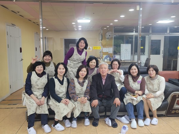 만민중앙교회 미용인 선교회 회원들.  사진=만민중앙교회