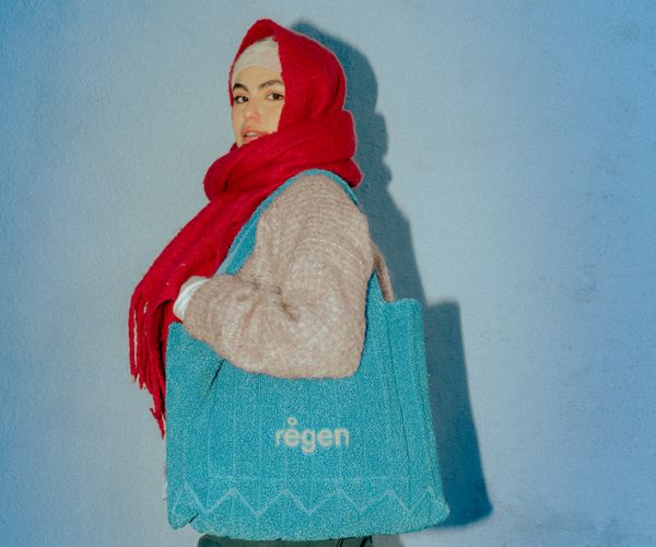 효성티앤씨가 루프인더스트리, 플리츠마마와 함께 폐섬유에서 원사를 뽑아내 가방을 제작했다. 사진=효성티앤씨