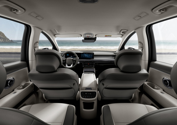 현대차가 전동화 대형 SUV 아이오닉 9의 판매 가격을 공개하고 3일부터 사전 계약을 시작한다.  사진=현대차