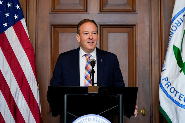 리 젤딘 EPA 청장이 지난달 18일 미국 워싱턴 D.C.의 EPA 본부에서 성명을 발표하고 있다. 로이터=연합뉴스