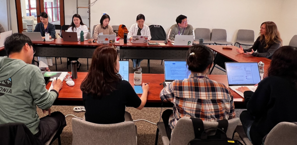 “파타고니아 비즈니스 스쿨 1기”는 지난 4월 미국 캘리포니아 벤추라에 위치한 파타고니아 본사에서 파타고니아 Inc 대표를 인터뷰하는 모습.제공=이노소셜랩