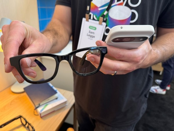 구글 스마트 안경.  사진=연합뉴스