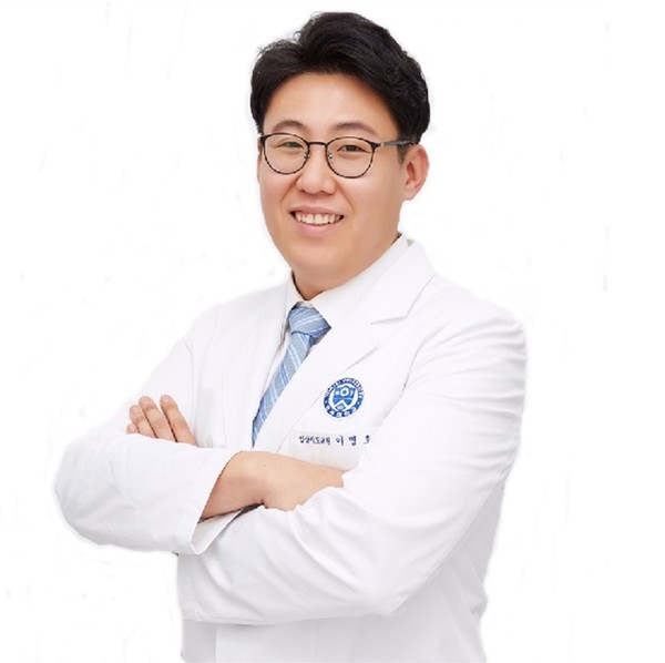 연세고마운치과의원 왕십리점 통합치의학과 전문의 이명호 대표원장