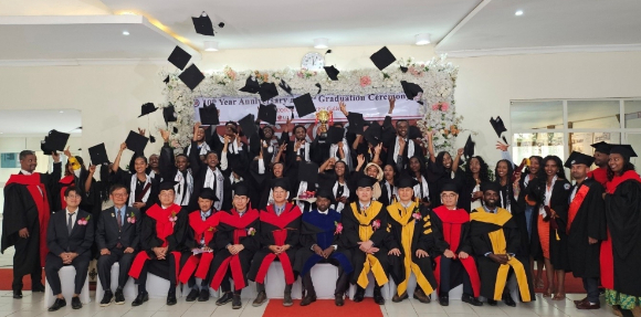 LG전자는 지난 2014년 한국국제협력단(KOICA)과 협력해 에티오피아 수도 아디스아바바에 'LG-KOICA 희망직업훈련학교'를 설립했다. 2023년 8월 LG-KOICA 희망직업훈련학교에서 열린 제 8회 졸업식 모습. 사진=LG전자