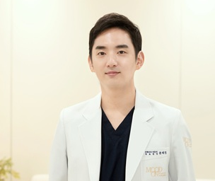 무드온성형외과 윤태경 원장