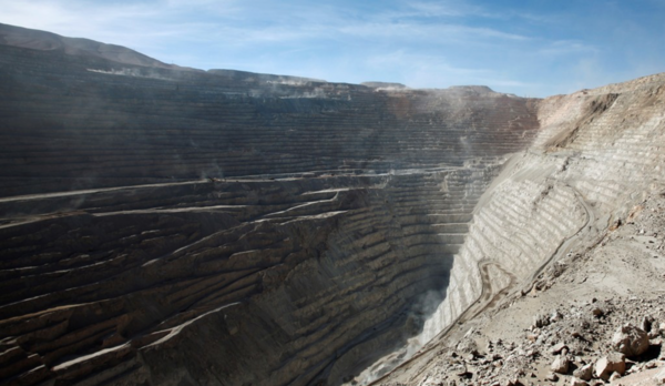 칠레 추키카마타 구리광산 전경.  로이터=연합뉴스