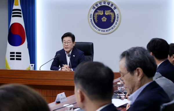 이재명 대통령이 14일 서울 용산 대통령실 청사에서 열린 7차 수석·보좌관 회의에서 발언하고 있다. 사진=연합뉴스