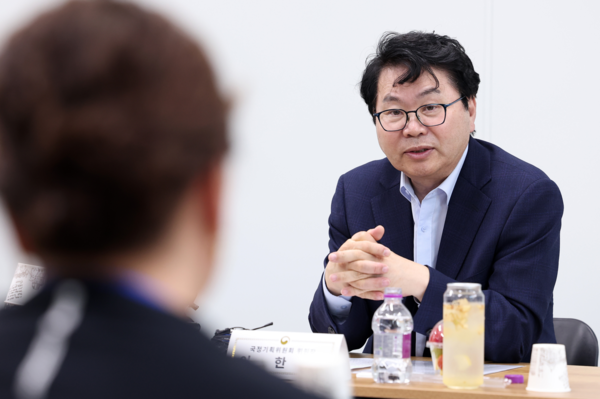 이한주 국정기획위원장. 사진=연합뉴스