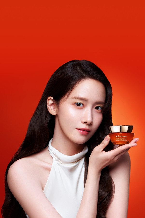 설화수 앰버더서 배우 윤아.  사진=아모레퍼시픽