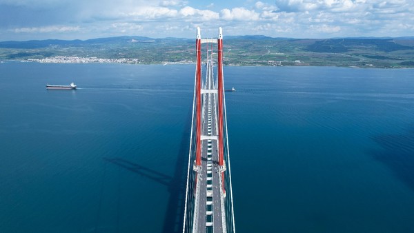 ‘해외건설 10대 프로젝트’에 선정된 튀르키예 차나칼레 대교 전경.  사진=DL이앤씨