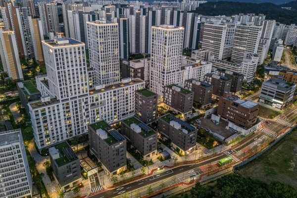 DL이앤씨 ‘e편한세상 고덕 어반브릿지’ 단지 전경.    사진=DL이앤씨