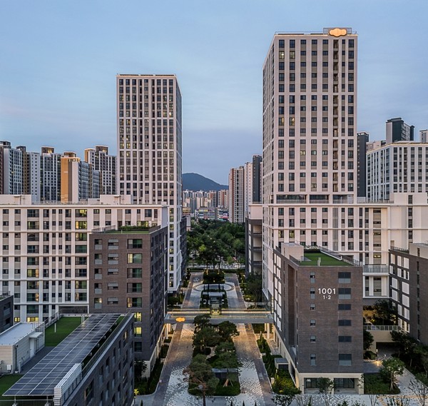 DL이앤씨 ‘e편한세상 고덕 어반브릿지’ 단지 전경.    사진=DL이앤씨