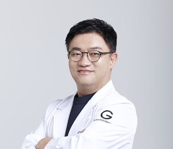 글로비성형외과 노봉일 원장