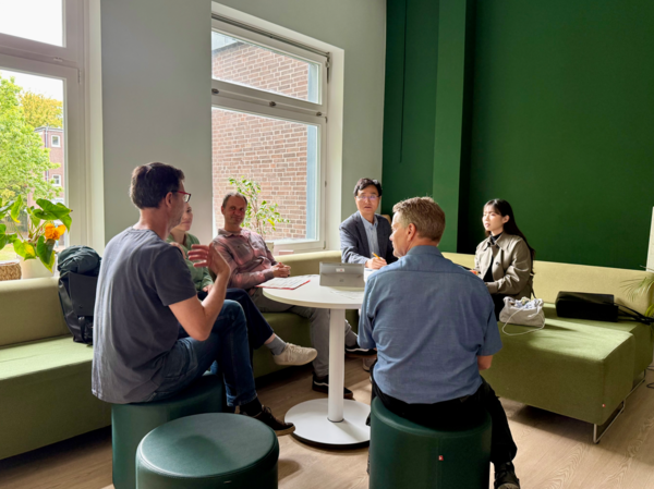 독일 함부르크 교육청 담당자와 교사들이 ESG경제 취재팀과 좌담회를 갖고 있다. 사진=ESG경제