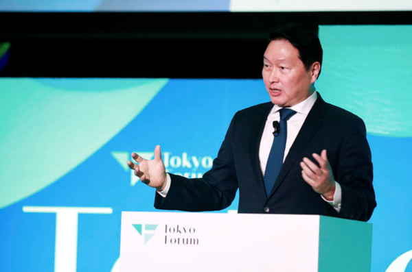 최태원 SK그룹 회장이 21일 도쿄포럼에서 기조연설을 하고 있다. 사진=SK 제공