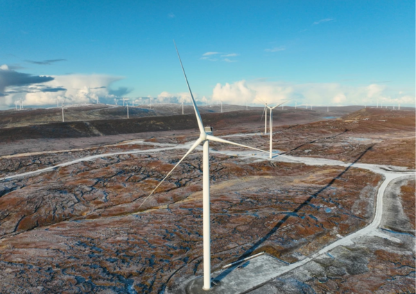 영국의 총 풍력발전 용량에 가장 최근 추가된 스코틀랜드 북쪽 셰틀렌드 제도의 '바이킹 윈드팜' 프로젝트. 총 103개의 풍력발전 터빈이 배치됐으며 연간 약 1.8TWh(테라와트시)의 재생에너지 전력을 생산할 수 있다. 사진=Viking Energy 공식 홈페이지