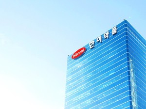 신동국 vs 모녀 '불편한 동거'...지배구조 리스크 등터지는 한미약품 - 뉴스 썸네일 이미지